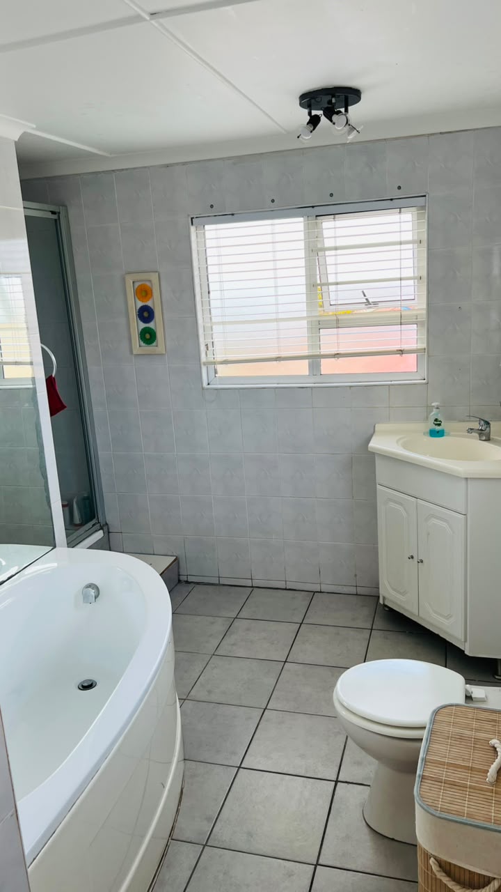 5 Bedroom Property for Sale in Greenfields Eastern Cape
